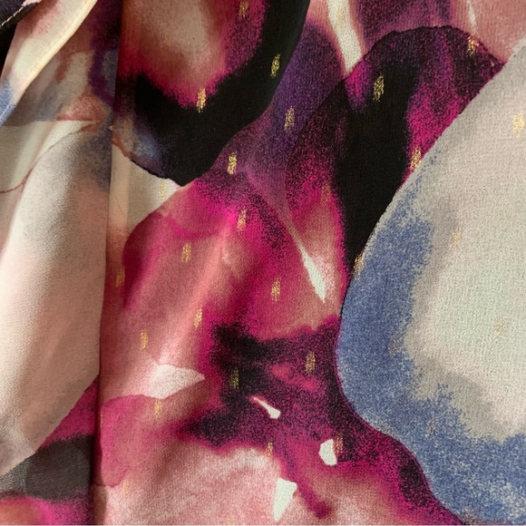 Le Chateau Printed Cold Shoulder Ruffle Blouse - Picture 3 of 9